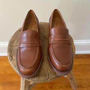 Madewell Corinne Lugsole Loafer (6). Like new.